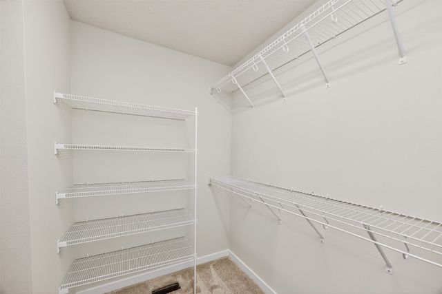 4287 Grover Woods Lane, Des Moines, IA 50317