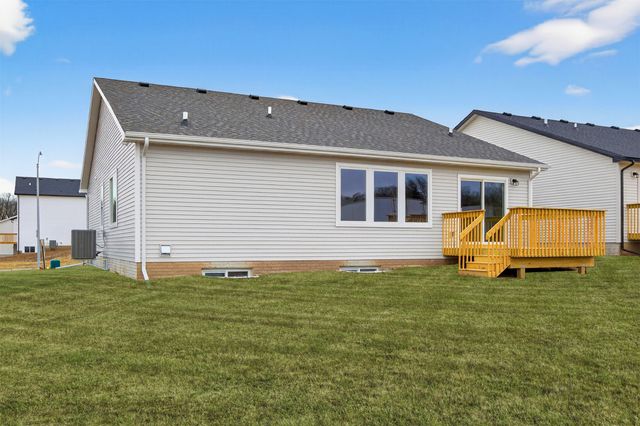 4287 Grover Woods Lane, Des Moines, IA 50317