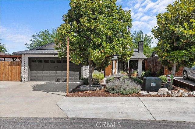 4913 Sparrow Hawk Lane, Paso Robles, CA 93446