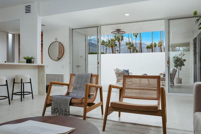 83 Westlake Circle, Palm Springs, CA 92264