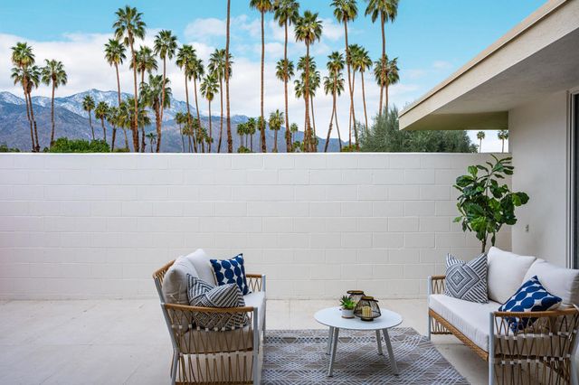 83 Westlake Circle, Palm Springs, CA 92264