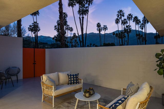 83 Westlake Circle, Palm Springs, CA 92264