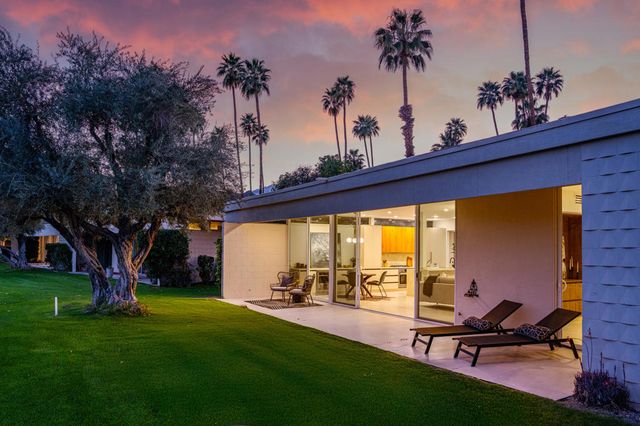 83 Westlake Circle, Palm Springs, CA 92264