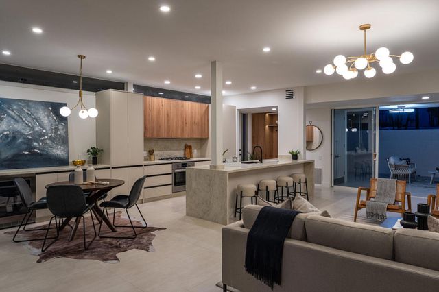 83 Westlake Circle, Palm Springs, CA 92264