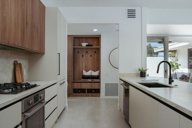 83 Westlake Circle, Palm Springs, CA 92264