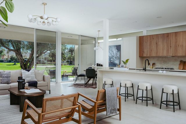 83 Westlake Circle, Palm Springs, CA 92264