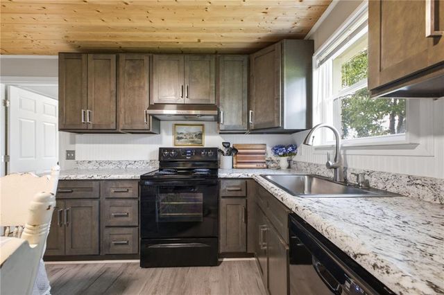 2398 Hall Station Road NW, Adairsville, GA 30103