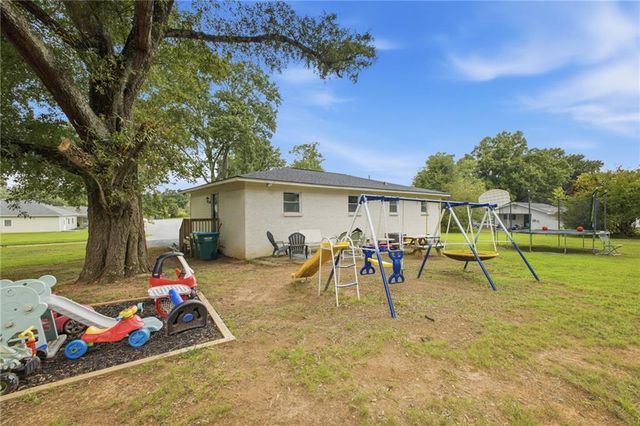2398 Hall Station Road NW, Adairsville, GA 30103