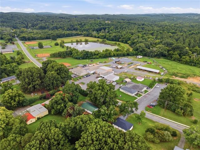 2398 Hall Station Road NW, Adairsville, GA 30103