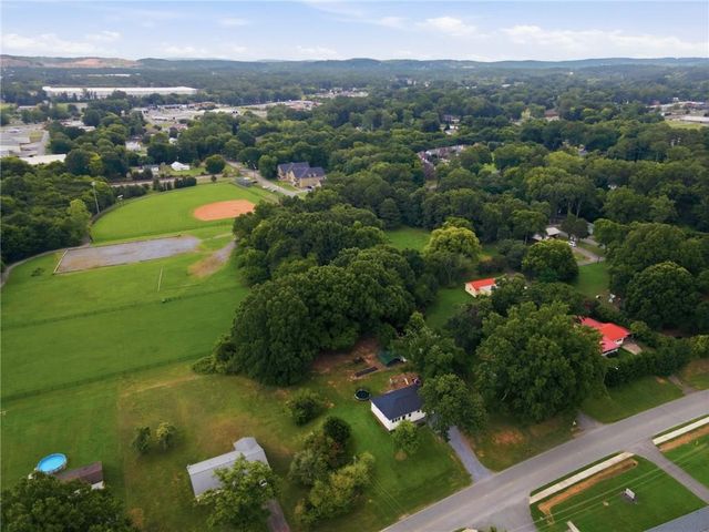 2398 Hall Station Road NW, Adairsville, GA 30103