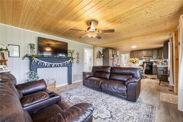 2398 Hall Station Road NW, Adairsville, GA 30103