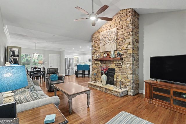 112 Gleneagle Court 303, Clayton, GA 30525