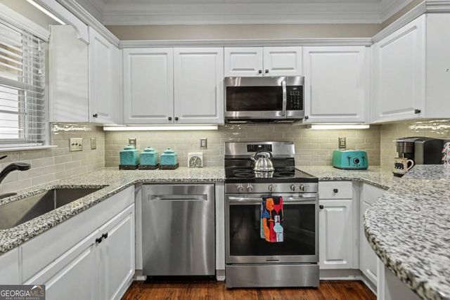 112 Gleneagle Court 303, Clayton, GA 30525