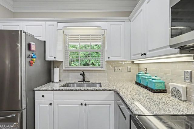 112 Gleneagle Court 303, Clayton, GA 30525