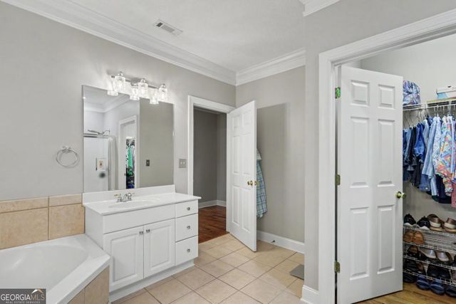 112 Gleneagle Court 303, Clayton, GA 30525