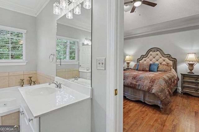 112 Gleneagle Court 303, Clayton, GA 30525