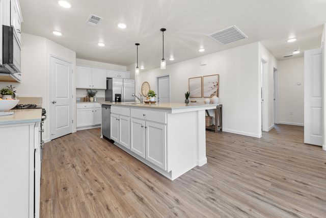 30594 Marigold Road, Visalia, CA 93291