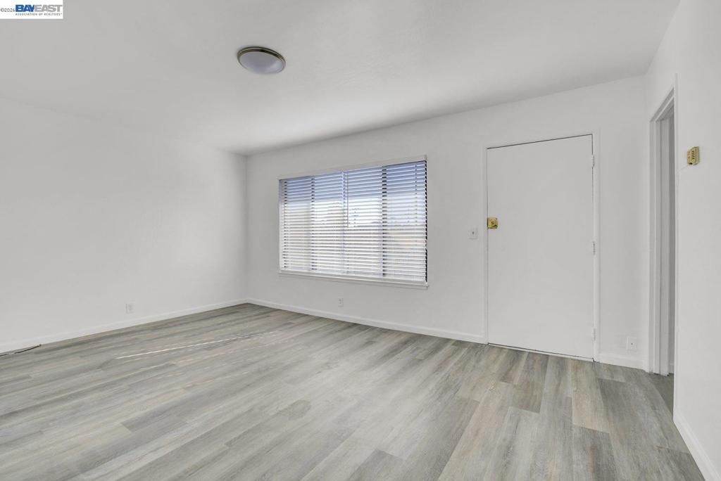 Image 11 of property listing at 8811 A Street, Oakland, CA 94621
