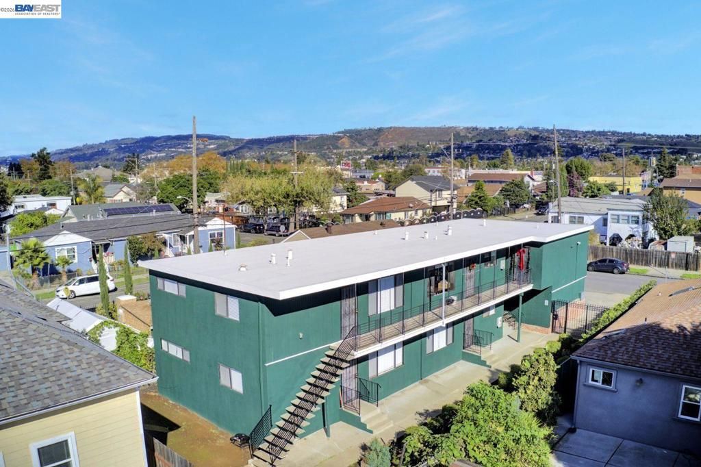 Image 27 of property listing at 8811 A Street, Oakland, CA 94621