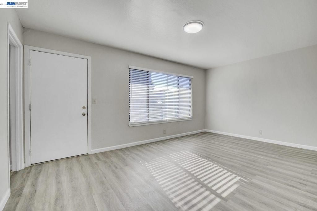 Image 5 of property listing at 8811 A Street, Oakland, CA 94621