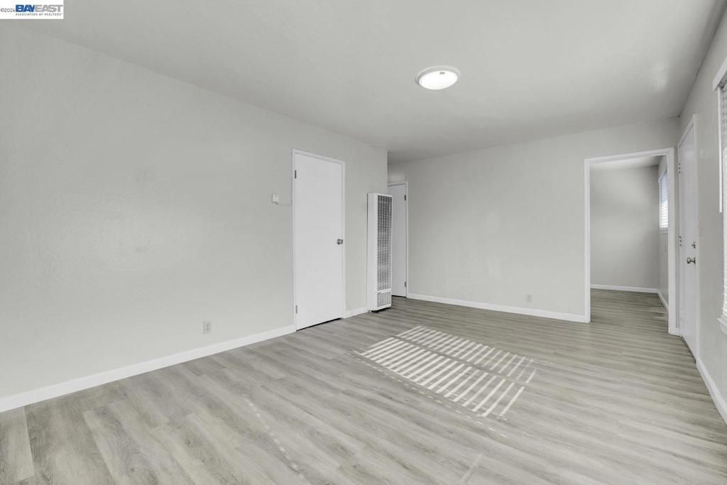 Image 6 of property listing at 8811 A Street, Oakland, CA 94621