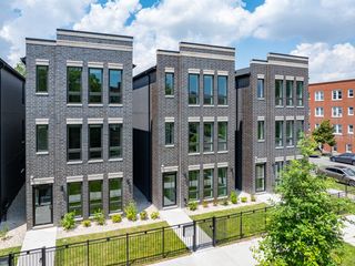 5008 S Prairie Avenue, Chicago, IL 60615