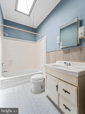 6625 LANSDOWNE AVE, Philadelphia, PA 19151