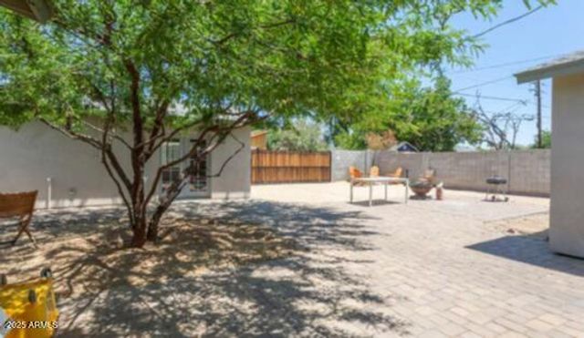 1514 W BETHANY HOME Road, Phoenix, AZ 85015