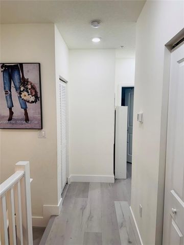 6453 NW 102nd Path 108, Doral, FL 33178