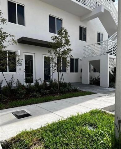 6453 NW 102nd Path 108, Doral, FL 33178