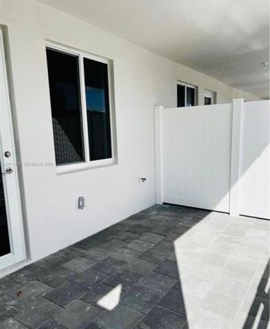 6453 NW 102nd Path 108, Doral, FL 33178