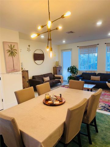 6453 NW 102nd Path 108, Doral, FL 33178