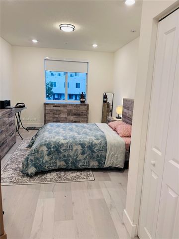 6453 NW 102nd Path 108, Doral, FL 33178