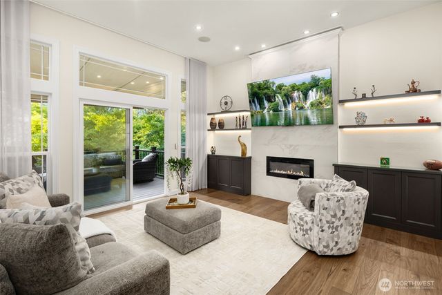14102 SE 42nd Street, Bellevue, WA 98006