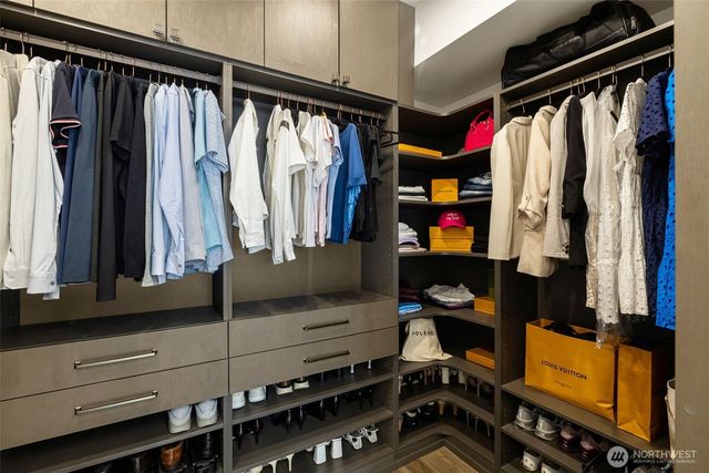 14102 SE 42nd Street, Bellevue, WA 98006