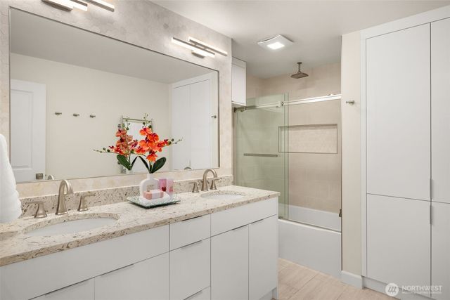 14102 SE 42nd Street, Bellevue, WA 98006