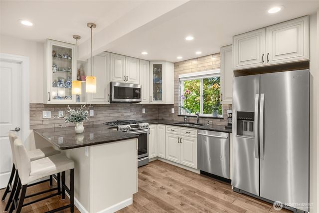 14102 SE 42nd Street, Bellevue, WA 98006