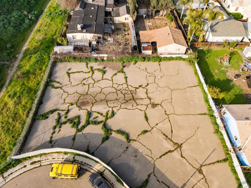 Image 14 of property listing at 4531 E Hammond Avenue, Fresno, CA 93703