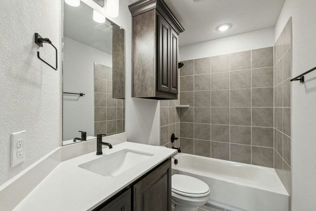 4381 Noble Lane, Midlothian, TX 76065