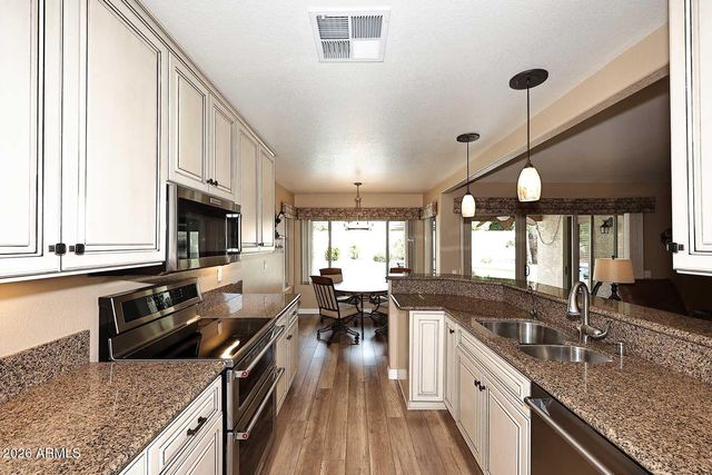 2736 E BROOKWOOD Court, Phoenix, AZ 85048