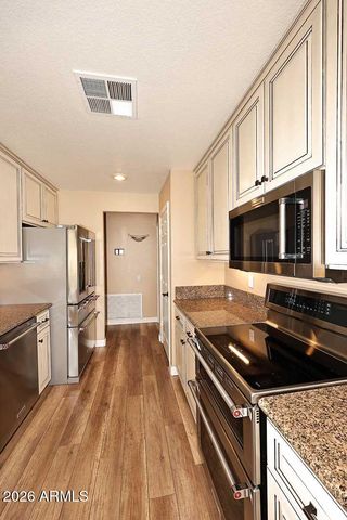 2736 E BROOKWOOD Court, Phoenix, AZ 85048