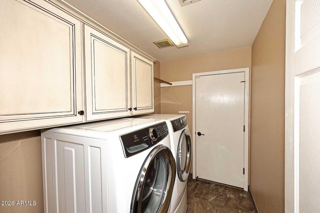 2736 E BROOKWOOD Court, Phoenix, AZ 85048