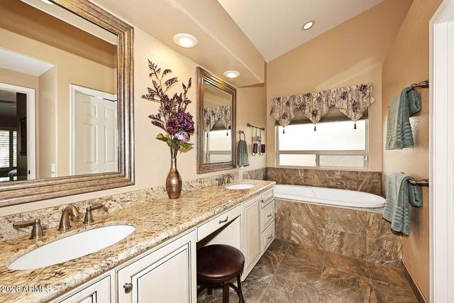 2736 E BROOKWOOD Court, Phoenix, AZ 85048