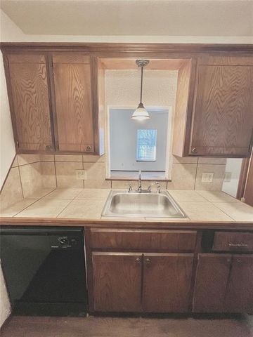 1901 E Lindsey Street 10B, Norman, OK 73071