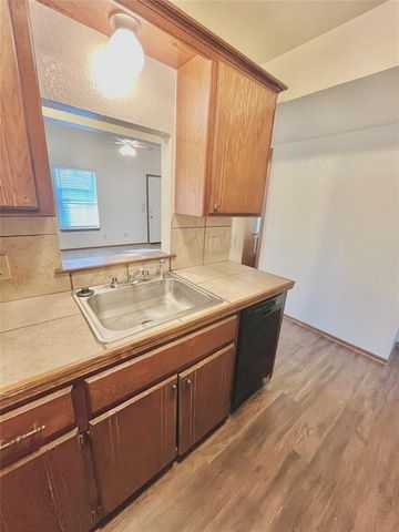 1901 E Lindsey Street 10B, Norman, OK 73071