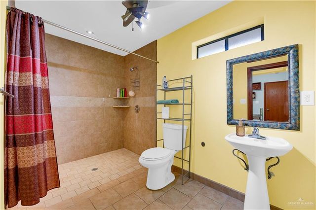 2404 S Hibiscus Street, Pharr, TX 78577