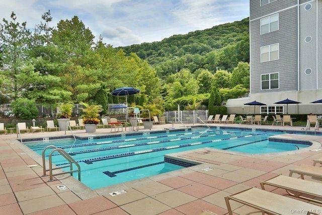 1308 Round Pointe Drive, Haverstraw, NY 10927