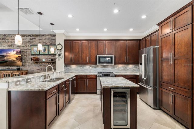 5950 JAEGERGLEN DRIVE, Lithia, FL 33547