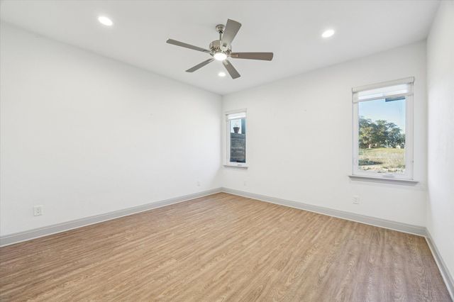 18812 Nicklaus DR, Point Venture, TX 78645