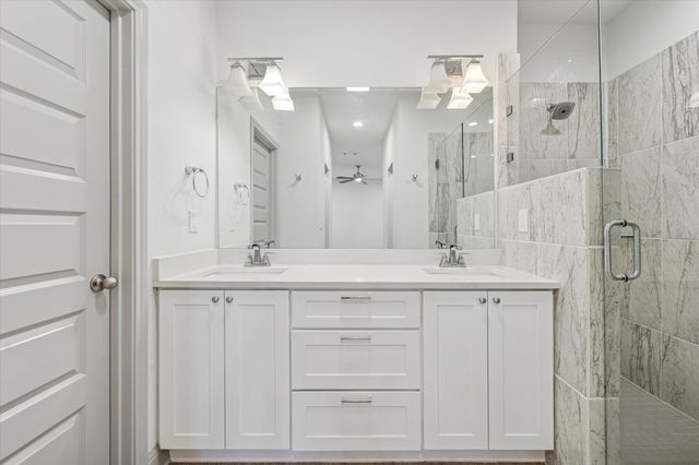 18812 Nicklaus DR, Point Venture, TX 78645